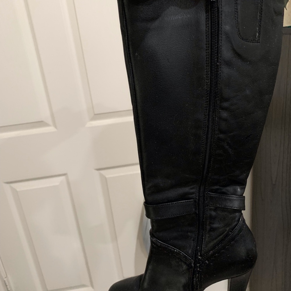 Boots - Picture 3 of 3